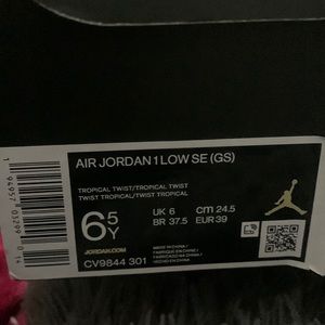 AIR JORDAN 1 LOW SE (GS) YOUTH